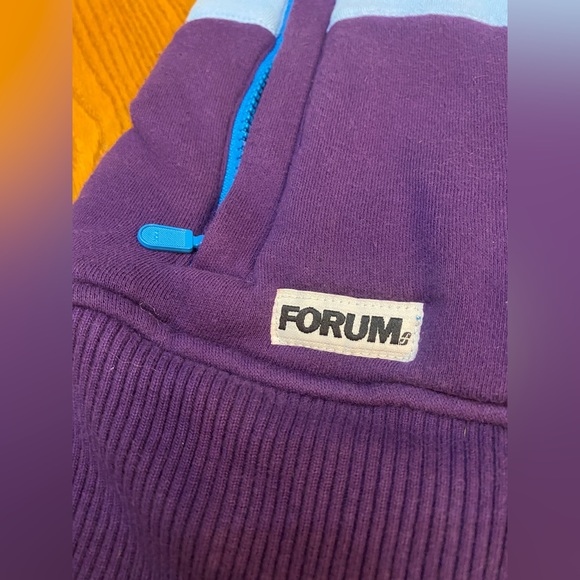 Forum Snowboarding Hoodie Vest - Picture 7 of 11